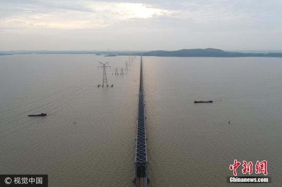 资料图：近日，受近期江西持续强降雨影响，鄱阳湖水位持续快速上涨，达今年入汛以来的最高水位。