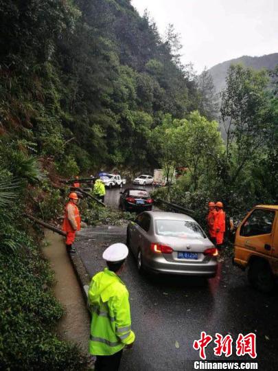 遂昌受暴雨侵袭，部分道路中断 遂昌宣传部提供